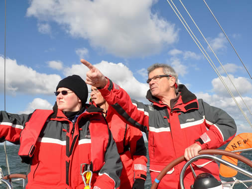 Choisissez le stage de voile à bord de notre Dehler 42 ou sur votre voilier, en côtier ou hauturier Stage de voile à bord de notre Dehler 42 ou sur votre voilier, en côtier ou hauturier
